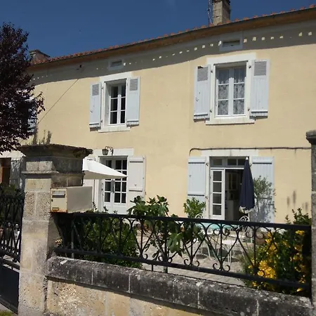 Le Cerisier Et Le Petit Cerisier Apartment L'Etang des Faures