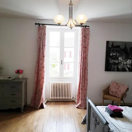 Le Cerisier Et Le Petit Cerisier Apartment *